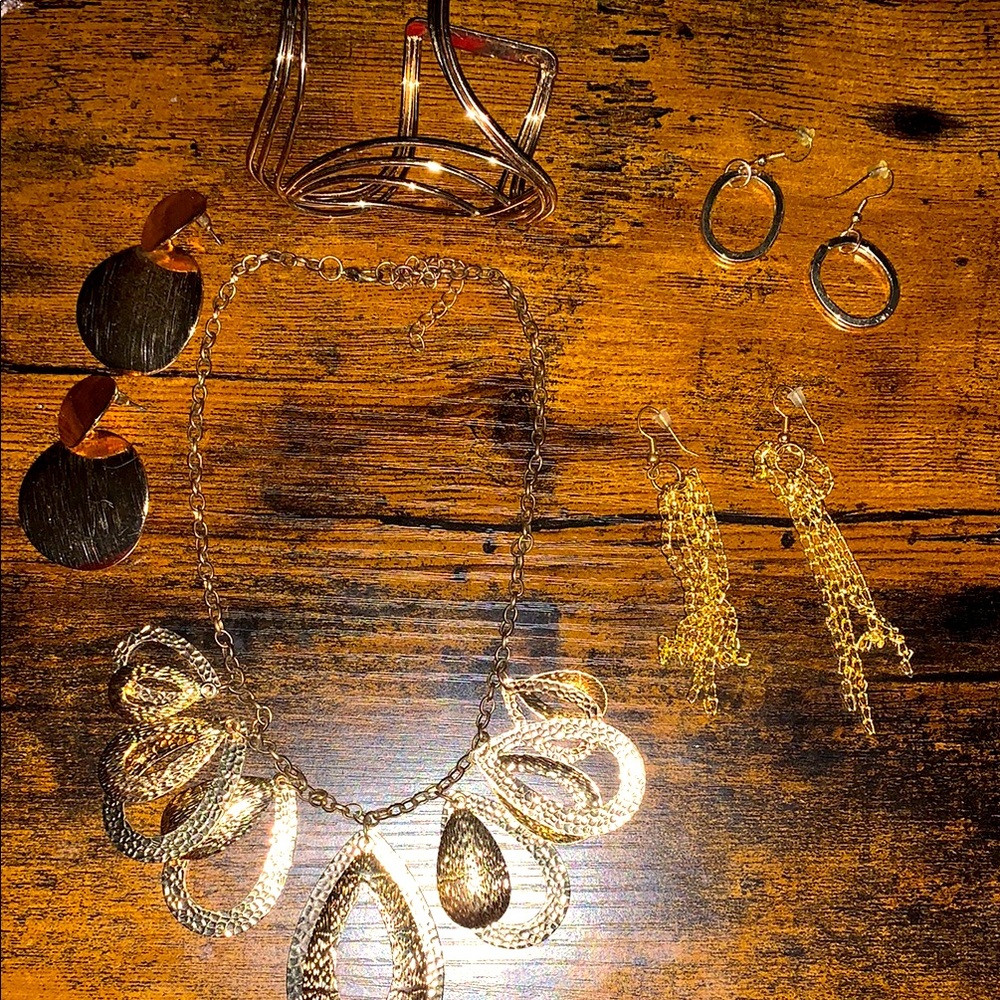 Elegant Gold and Silver Jewelry Set